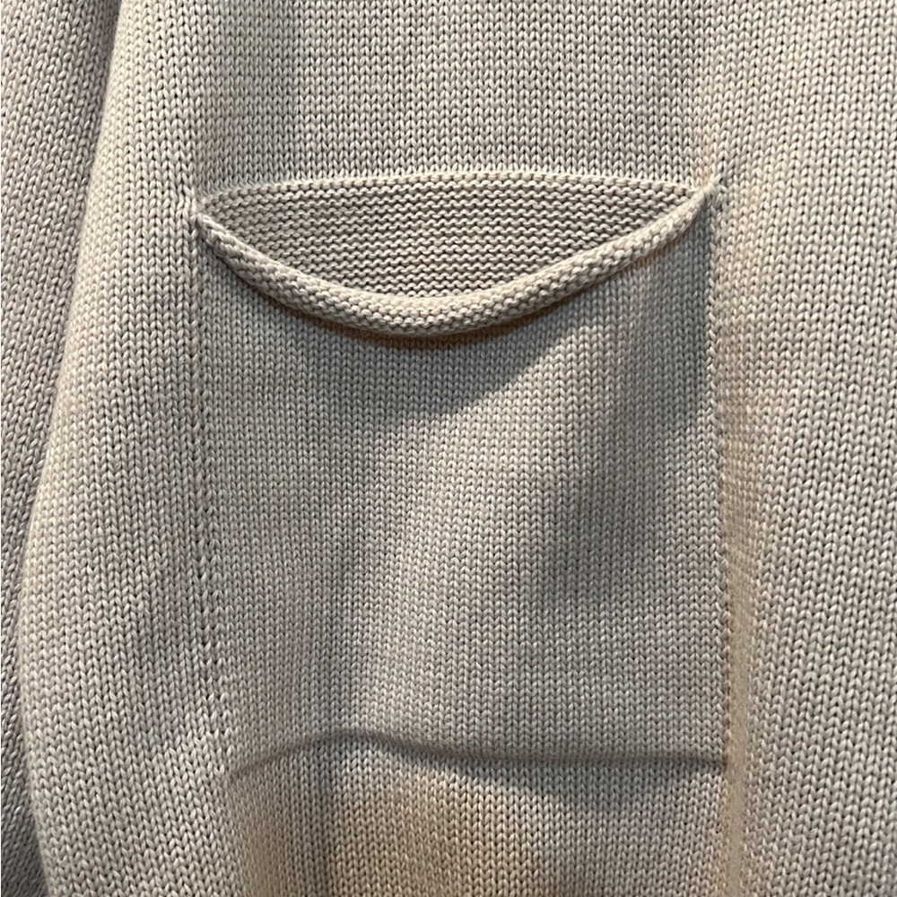 NWT Sweater SIZE L - Picture 3 of 6